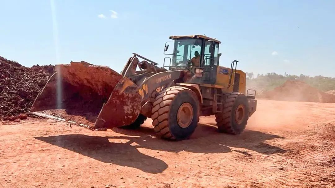 CONMART - Angola Mines for Diamonds, XCMG Loaders Hard at Work